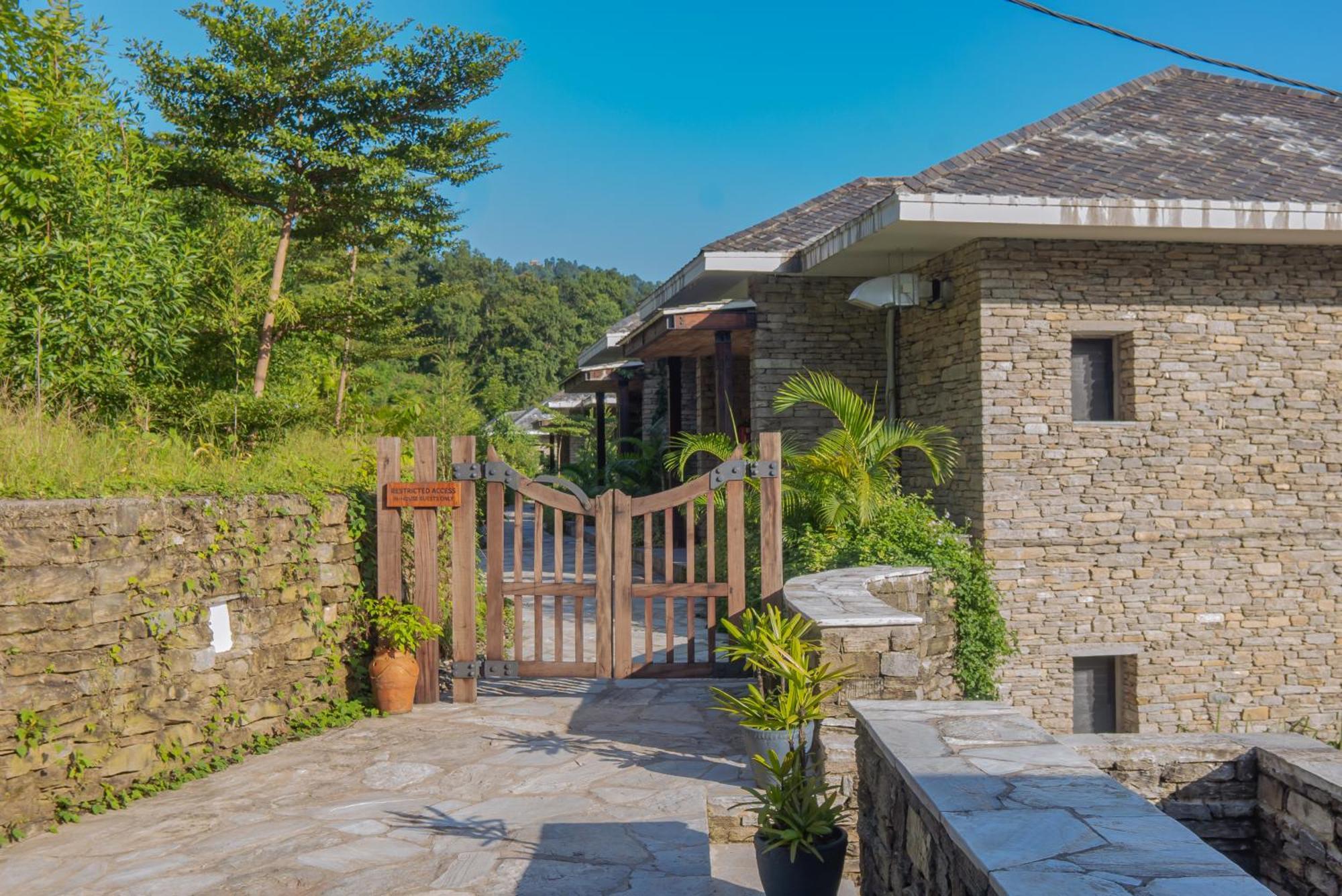 Dorje'S Resort And Spa Pokhara Exterior photo